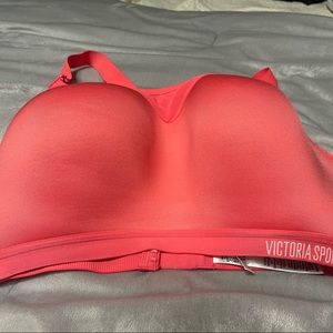 Victoria’s Secret Incredible Light Weight Sports Bra